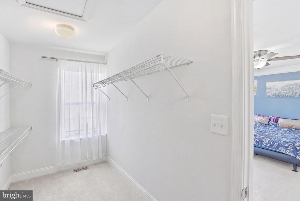 623 CLEAR BLUE LANE