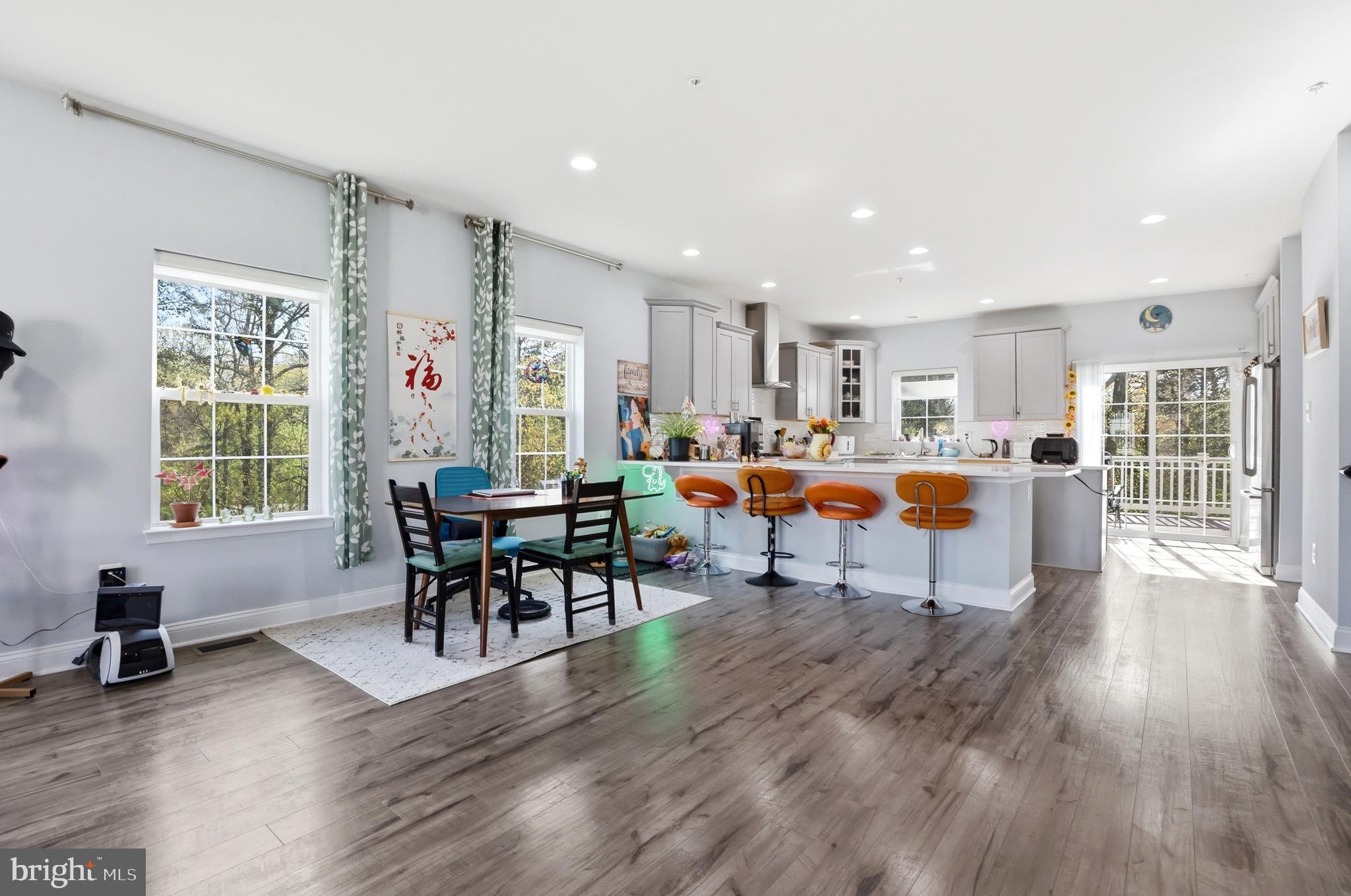 623 CLEAR BLUE LANE