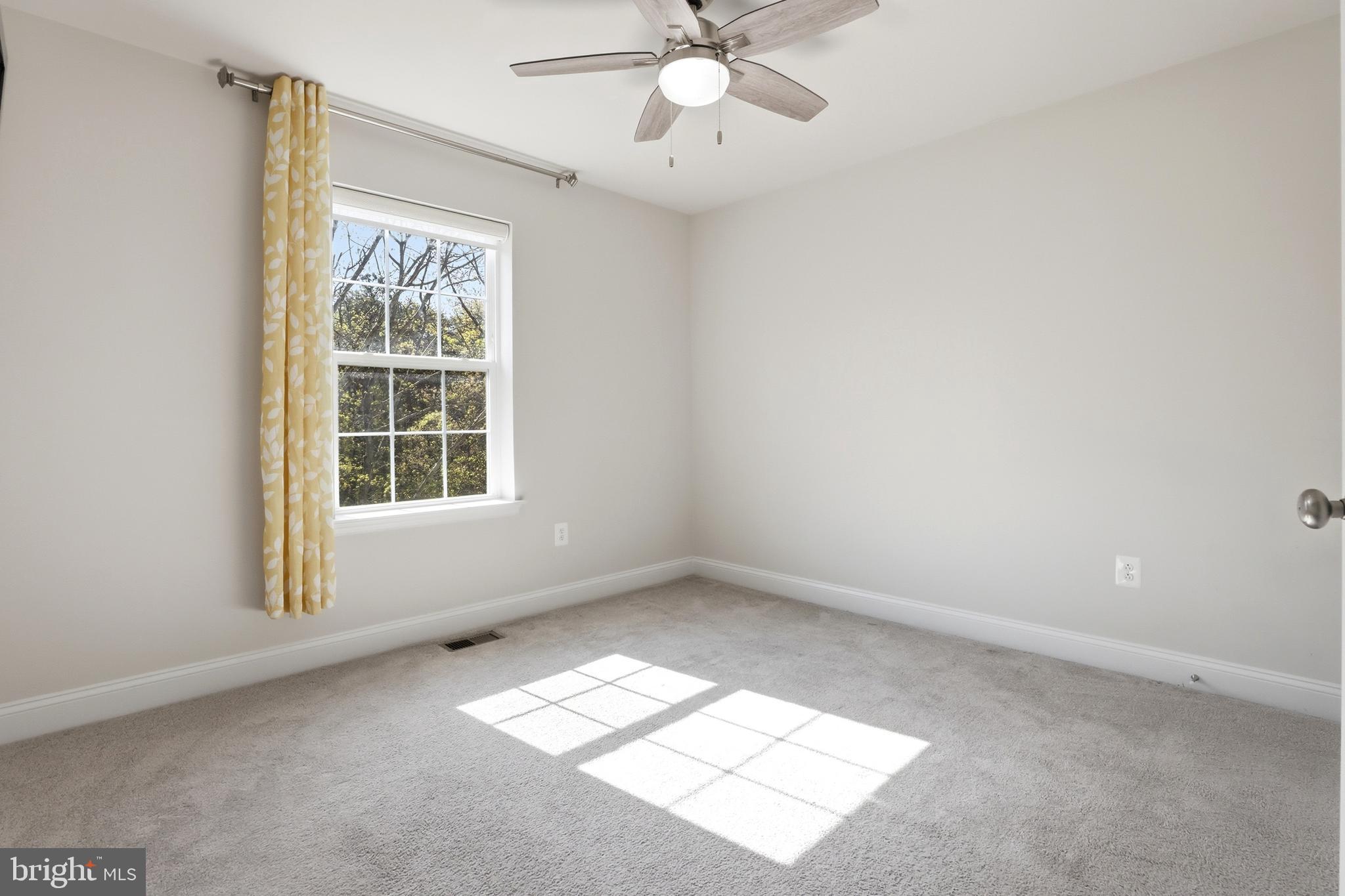 623 CLEAR BLUE LANE