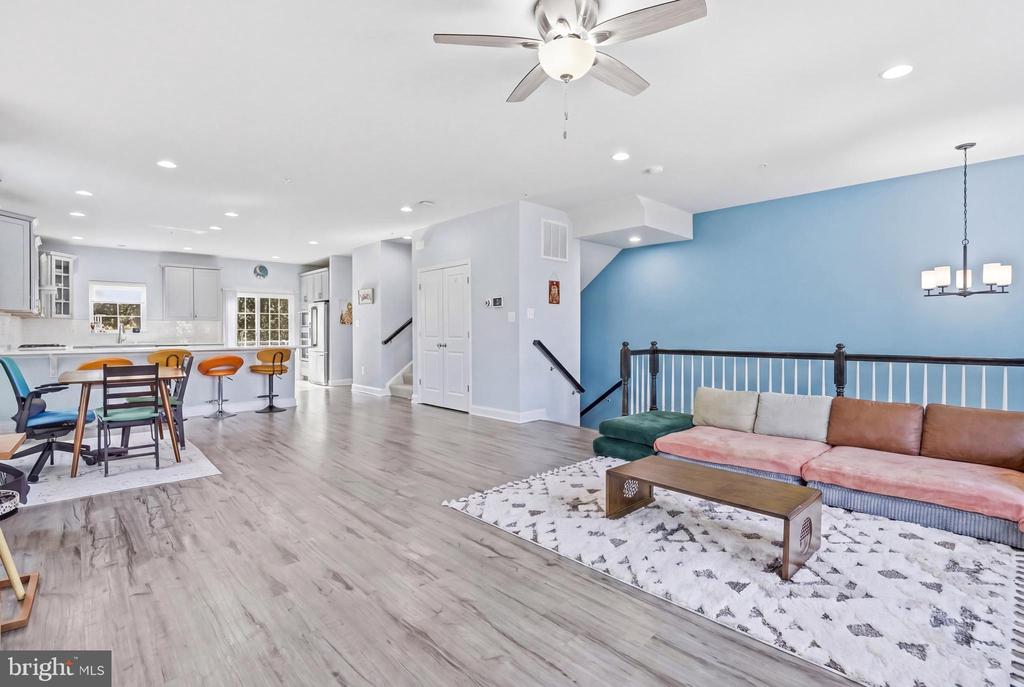 623 CLEAR BLUE LANE