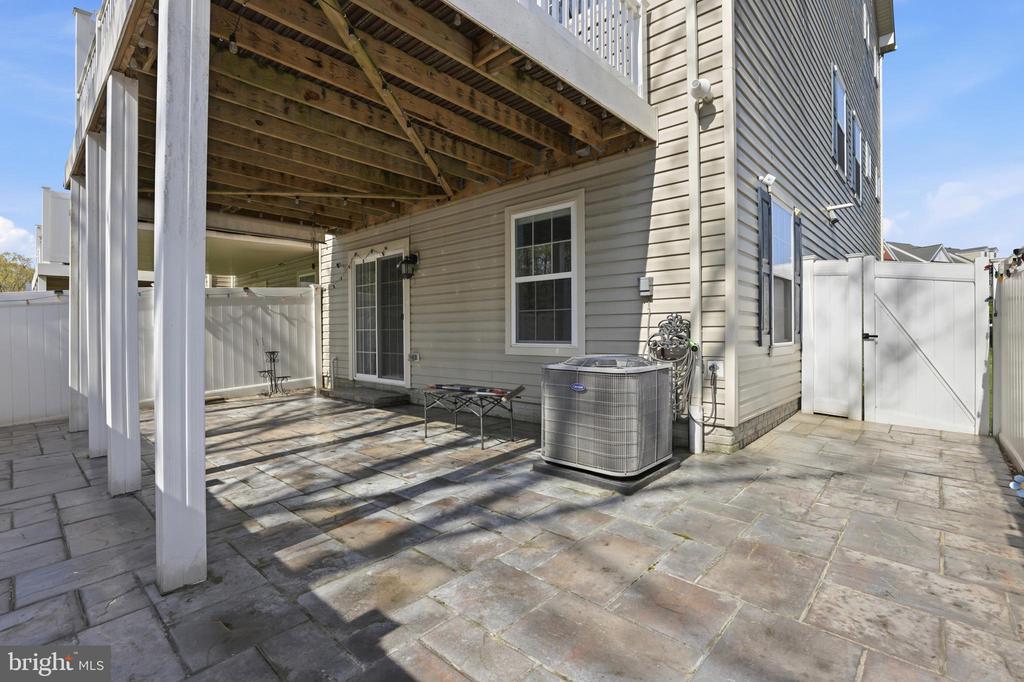 623 CLEAR BLUE LANE