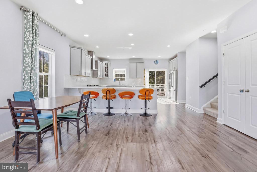 623 CLEAR BLUE LANE