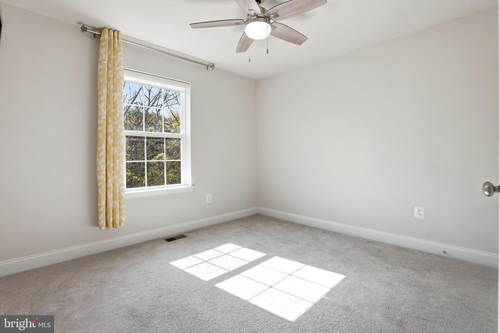 623 CLEAR BLUE LANE