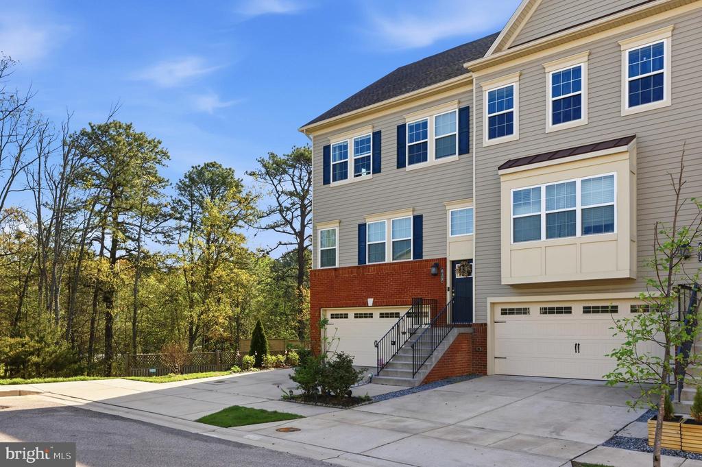 623 CLEAR BLUE LANE