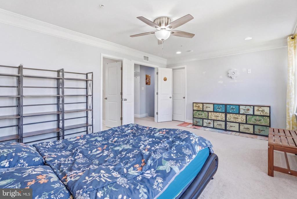 623 CLEAR BLUE LANE