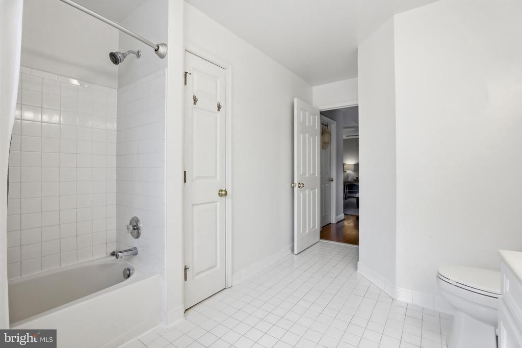 1610 STERN COURT