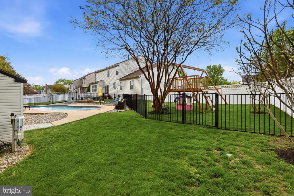1610 STERN COURT