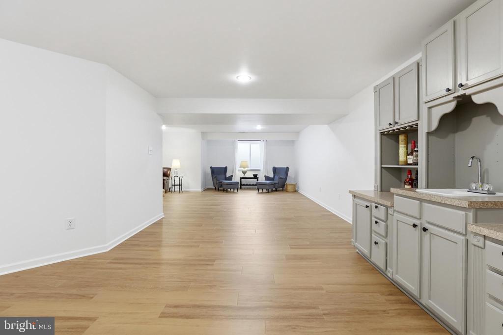 1610 STERN COURT