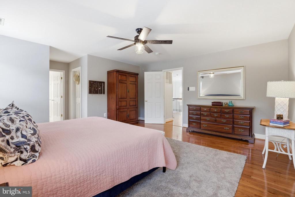 1610 STERN COURT