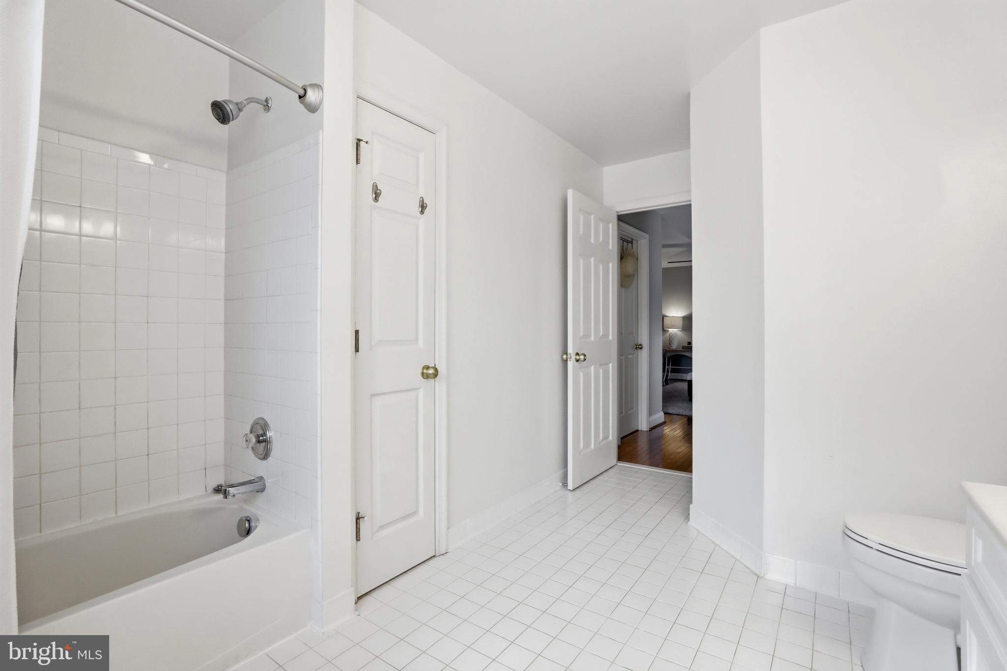 1610 STERN COURT