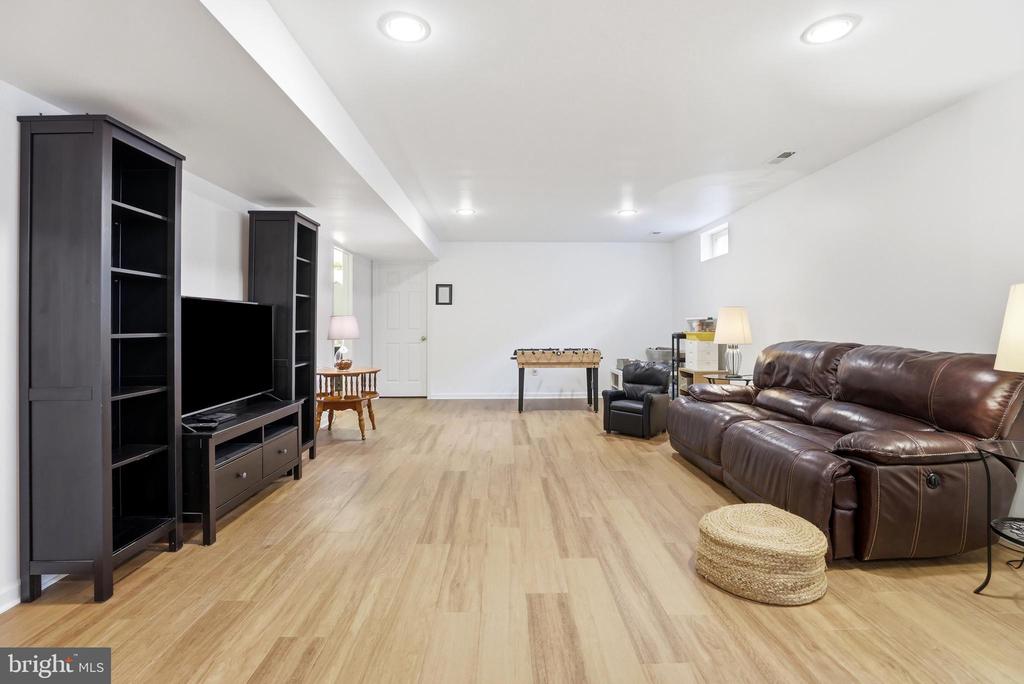 1610 STERN COURT