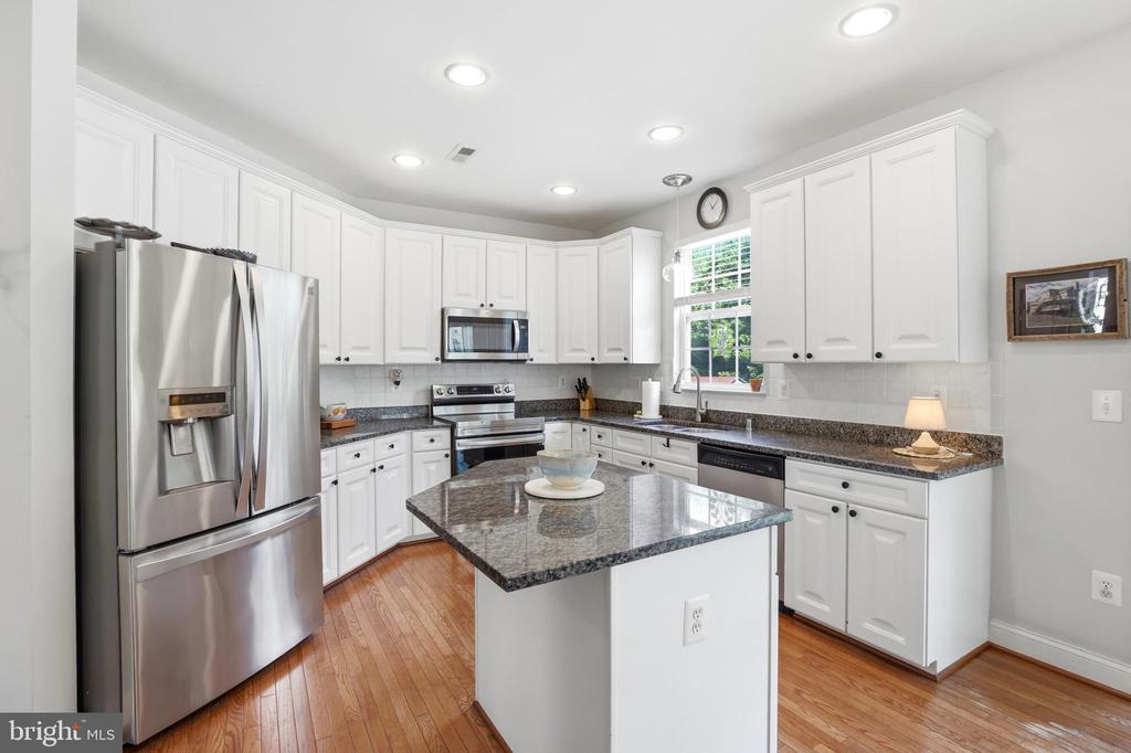1610 STERN COURT