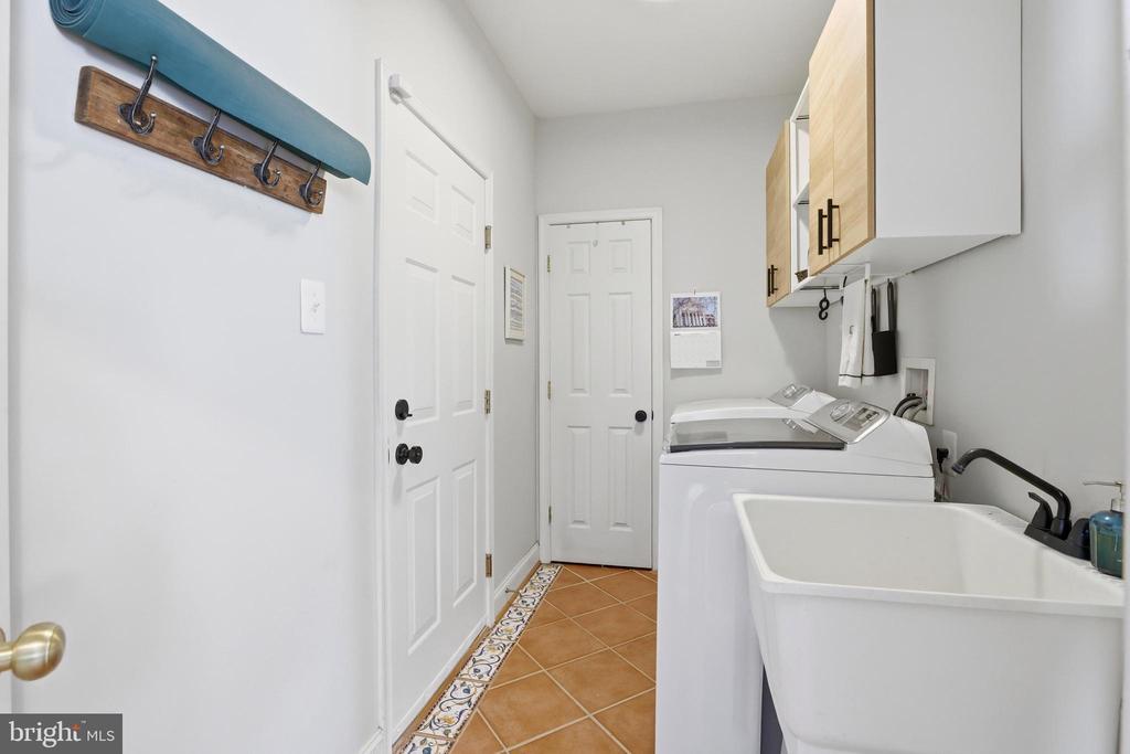 1610 STERN COURT