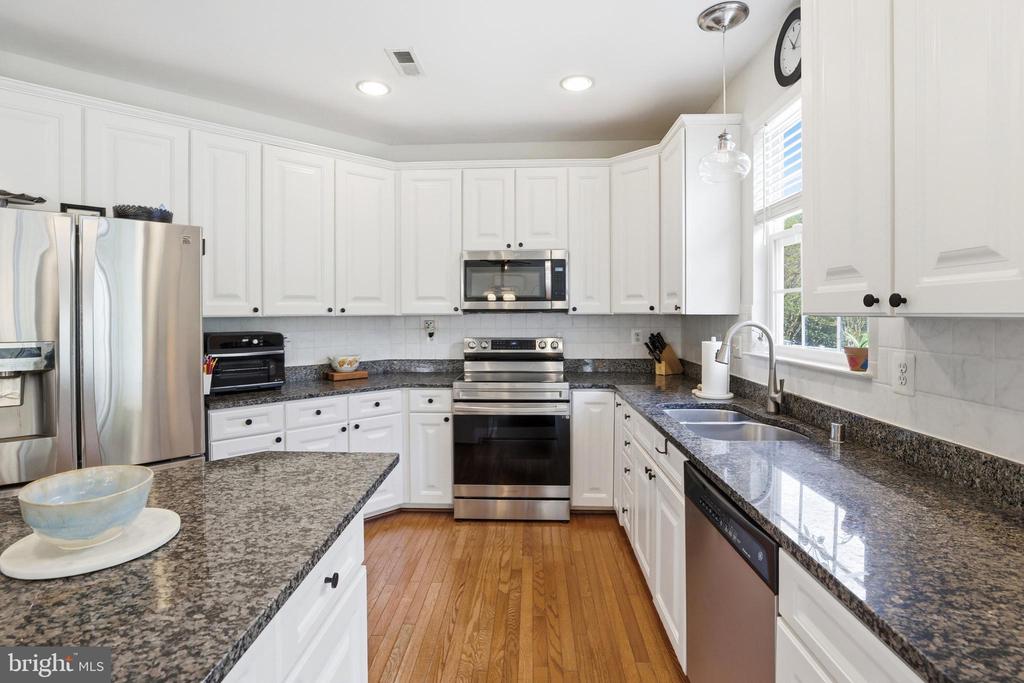 1610 STERN COURT