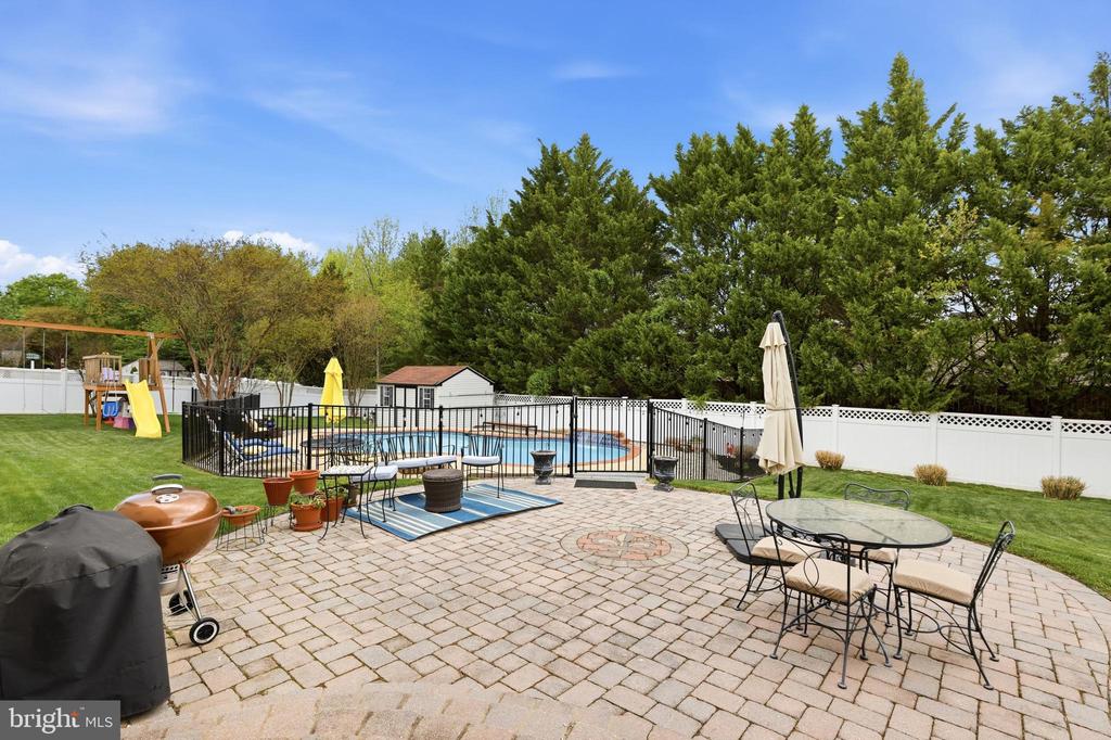 1610 STERN COURT