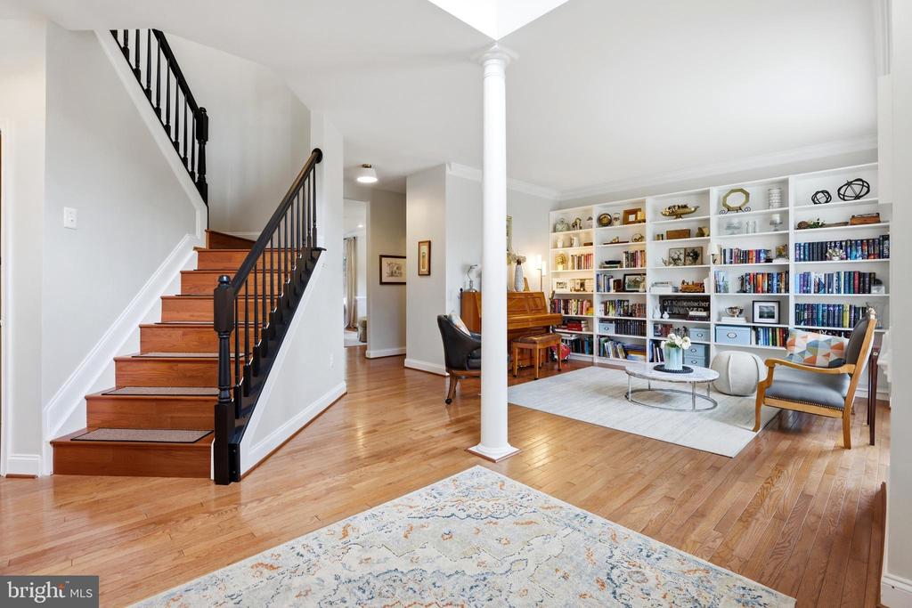 1610 STERN COURT