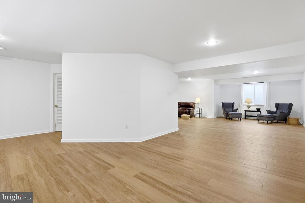 1610 STERN COURT