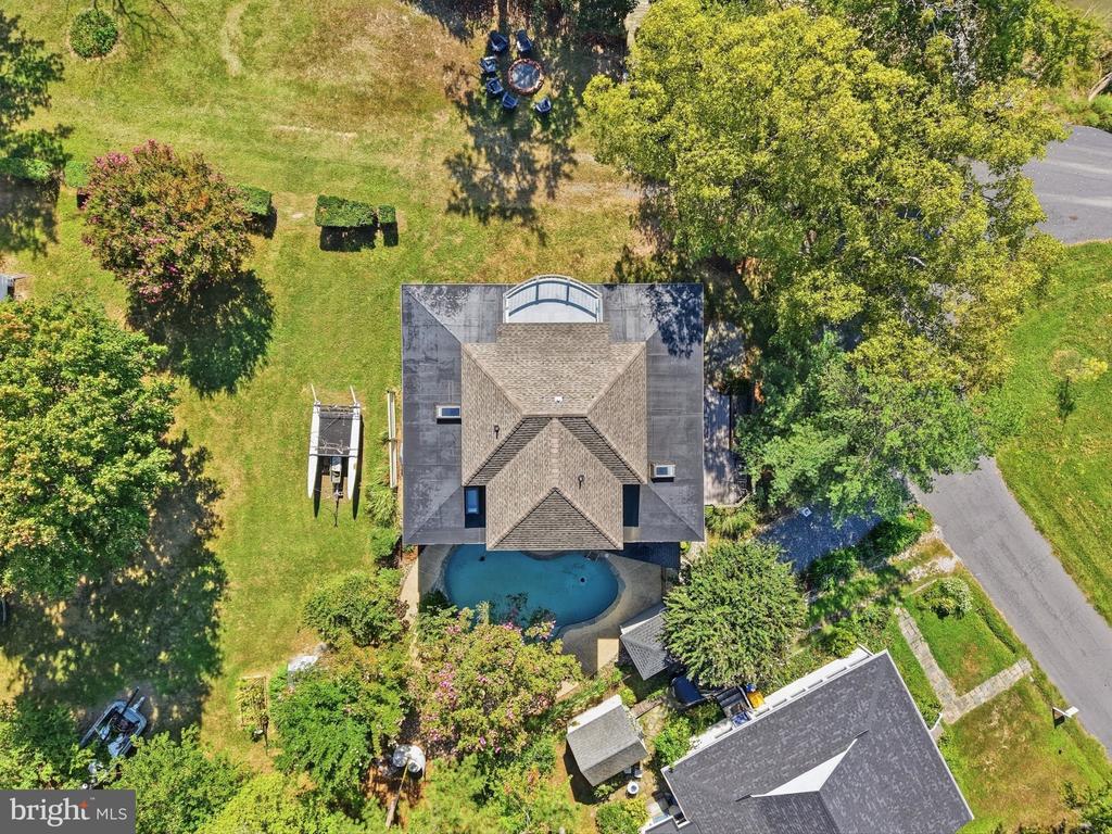 5739 SHORE DRIVE
