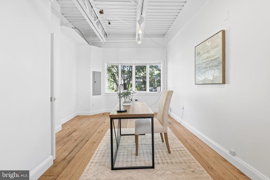 5739 SHORE DRIVE