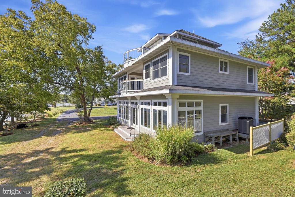 5739 SHORE DRIVE