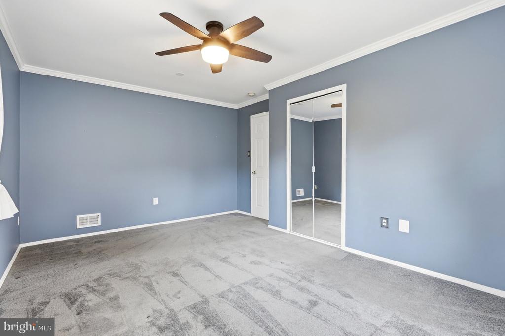 950 NOVEMBER COURT