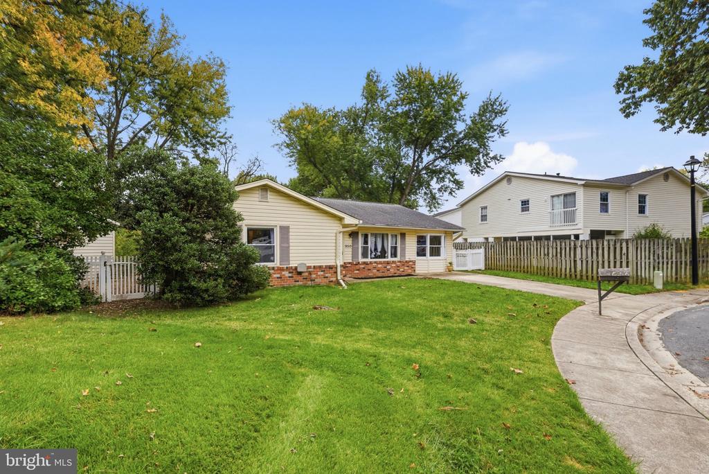 950 NOVEMBER COURT