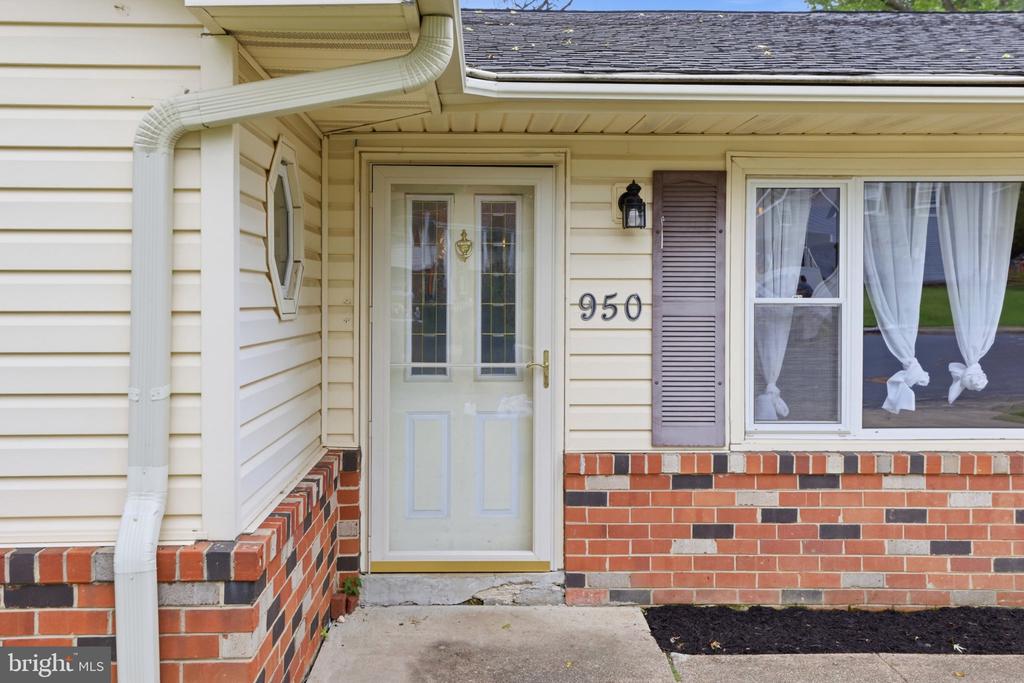 950 NOVEMBER COURT