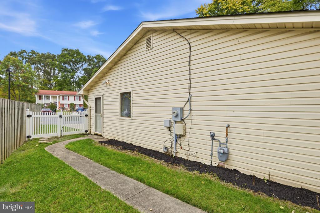 950 NOVEMBER COURT