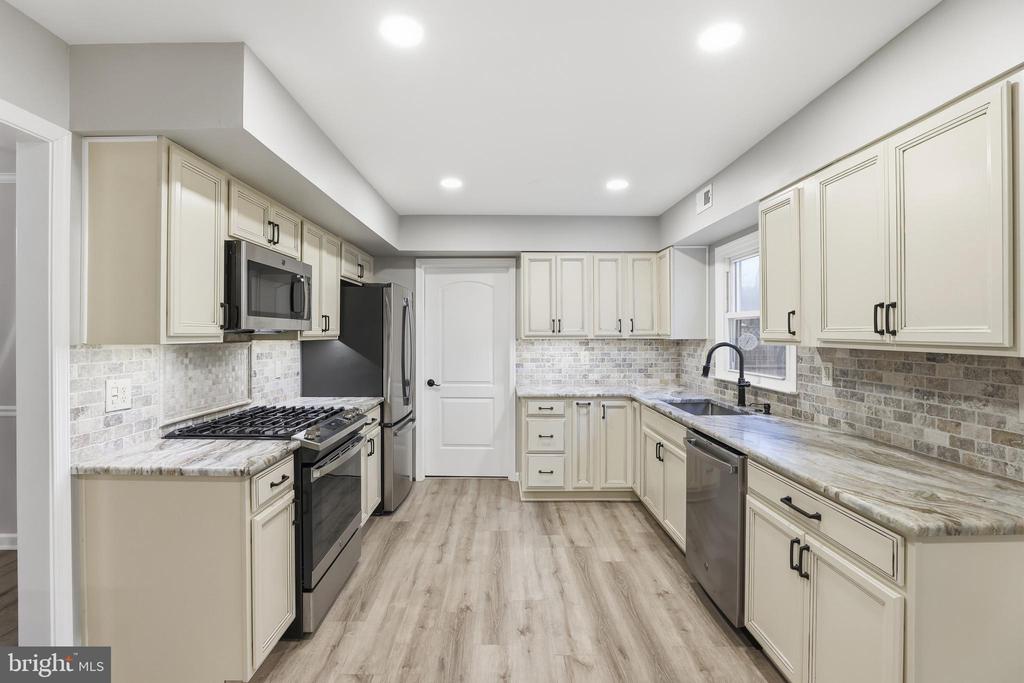 12804 HOLIDAY LANE