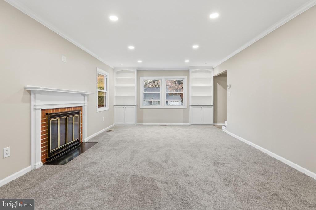 12804 HOLIDAY LANE