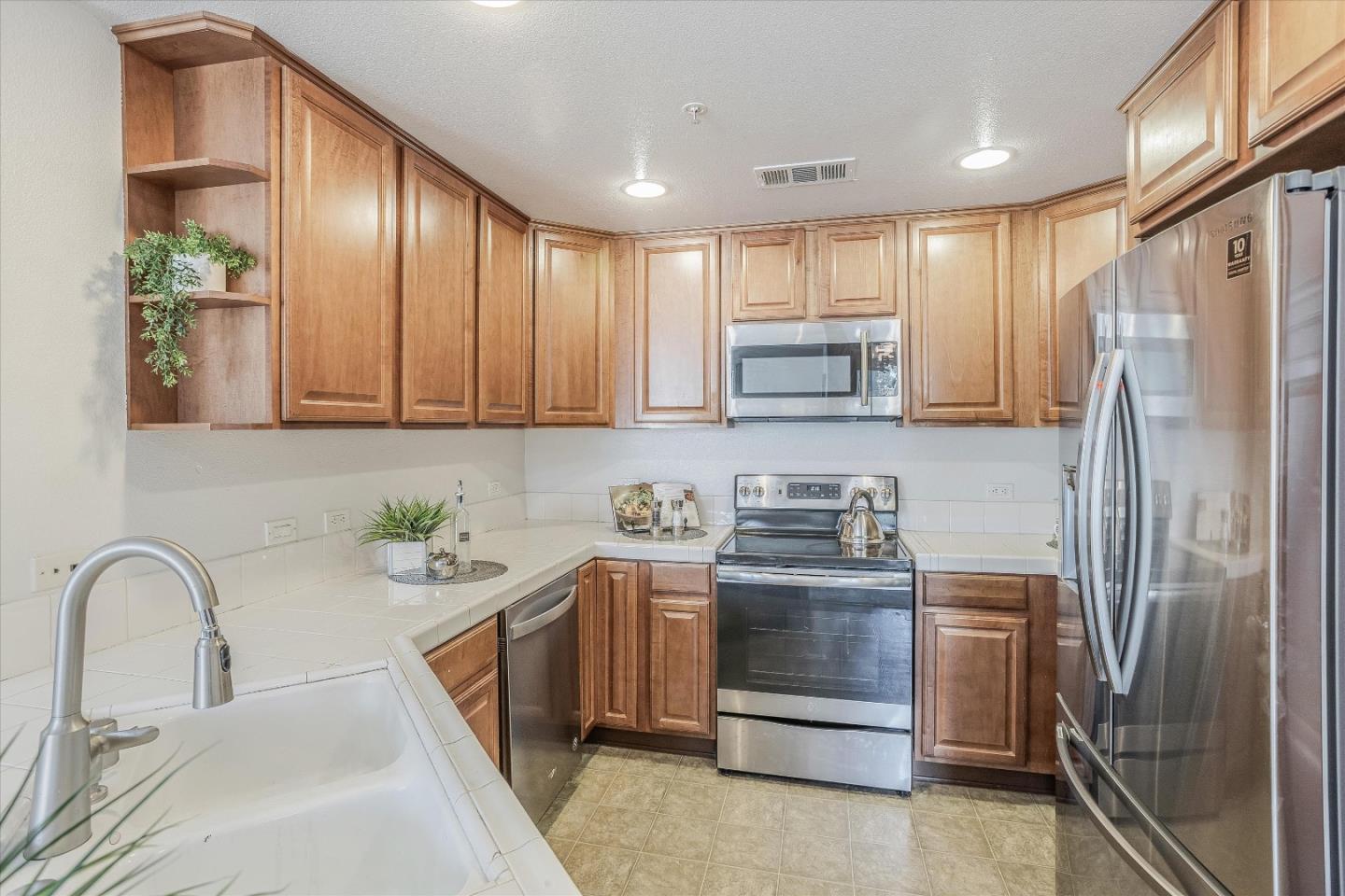 800 S Abel ST 519
