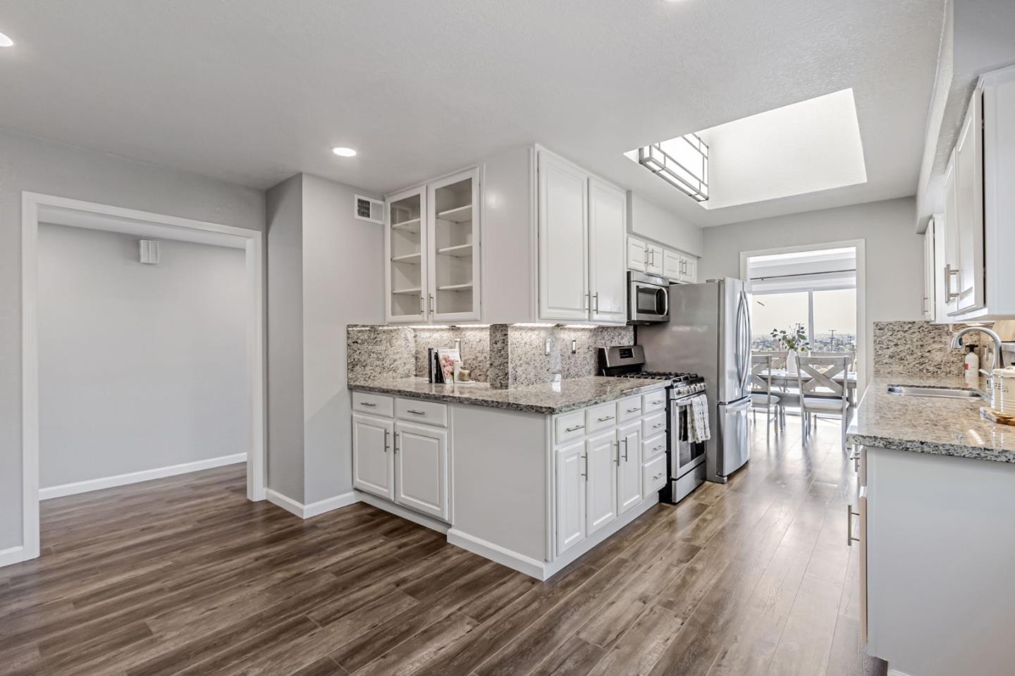 10651 Porter LN
