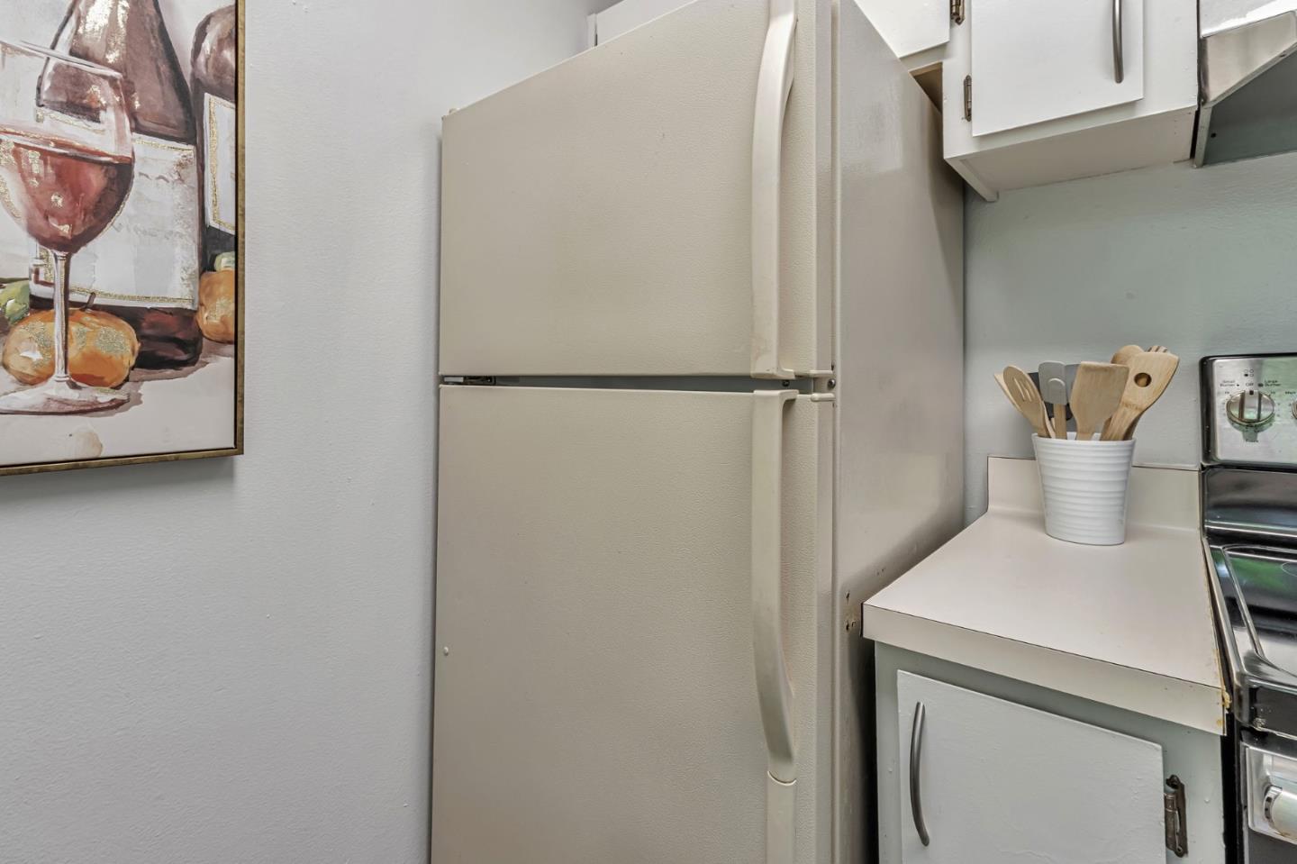 3033 Kaiser DR H