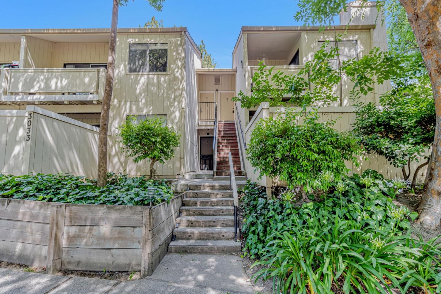 3033 Kaiser DR H