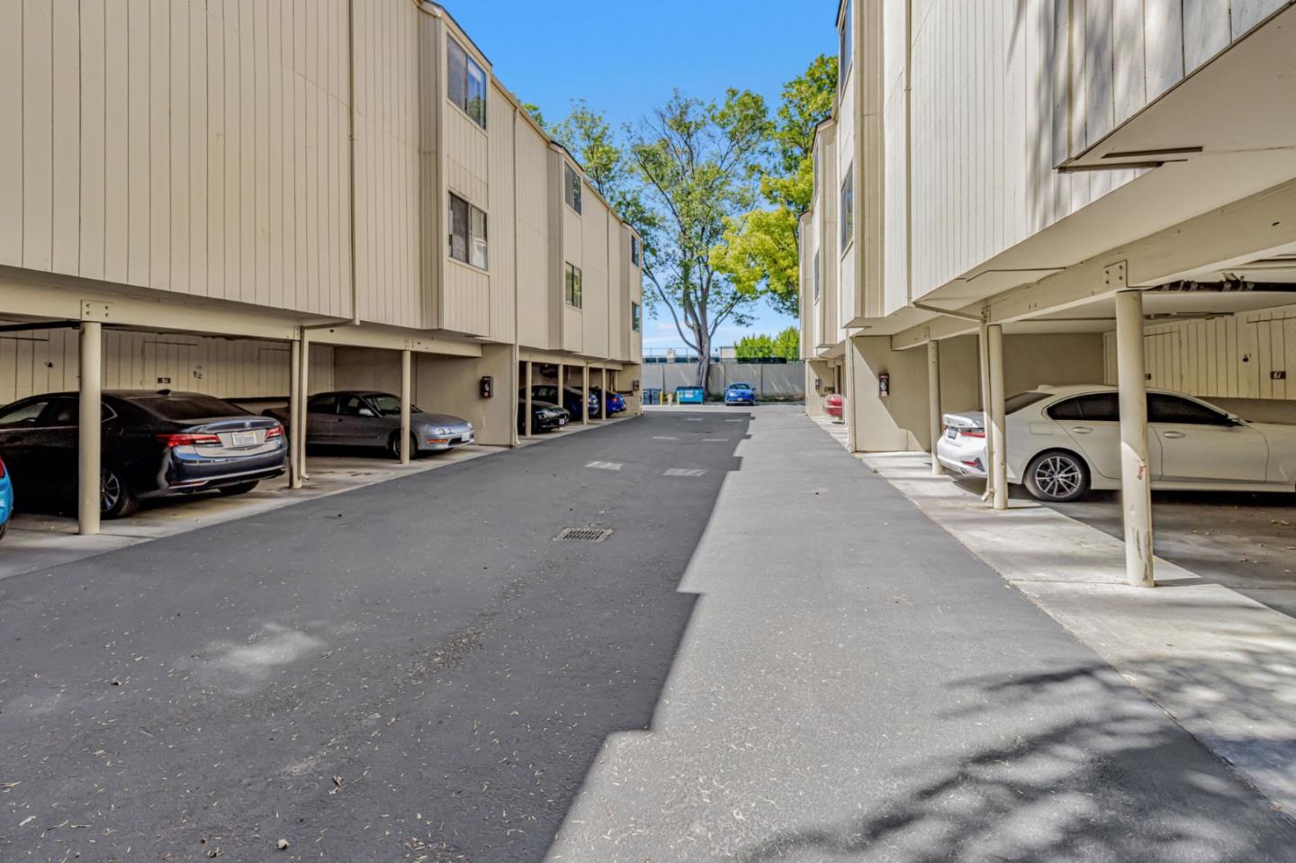 3033 Kaiser DR H