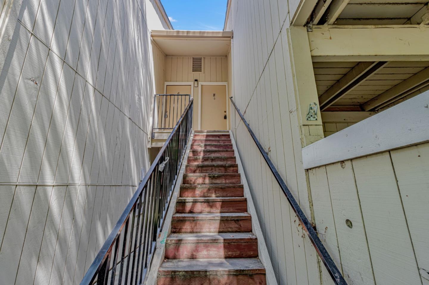 3033 Kaiser DR H