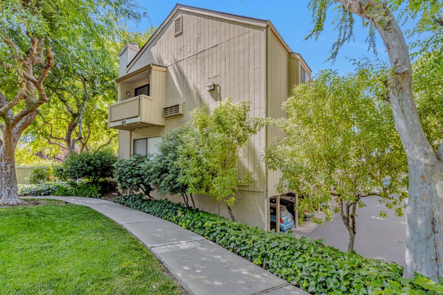 3033 Kaiser DR H