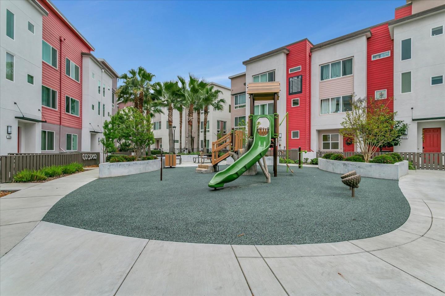 439 Ellicott Loop