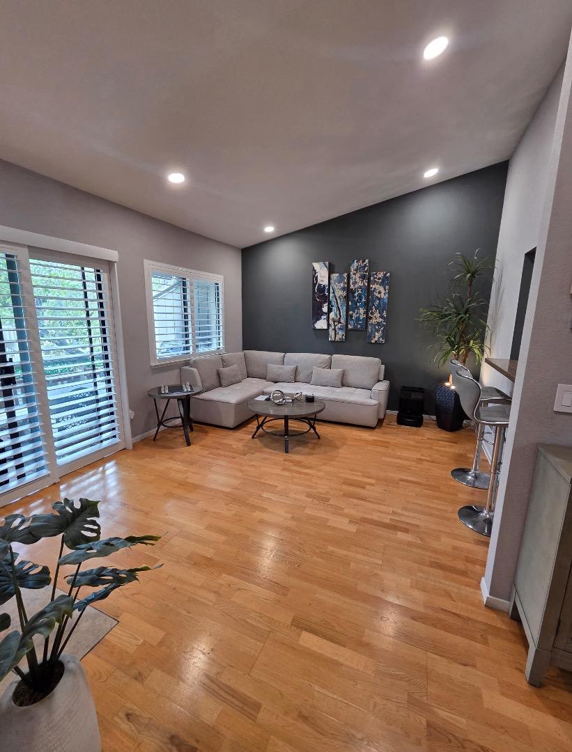 1528 Alma Terrace