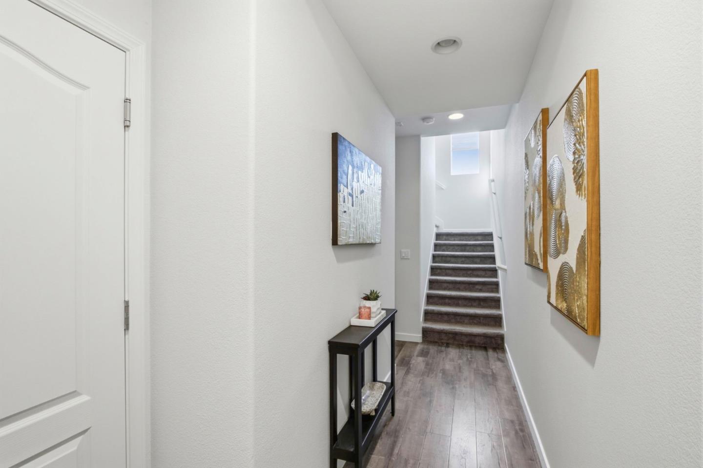 439 Ellicott LOOP