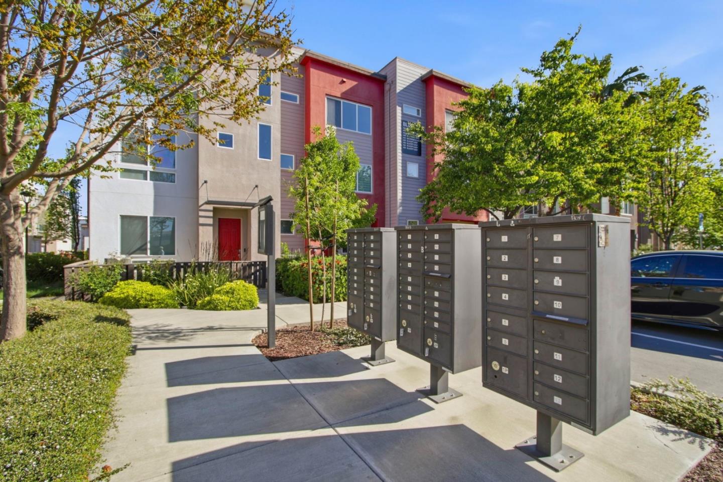 439 Ellicott LOOP