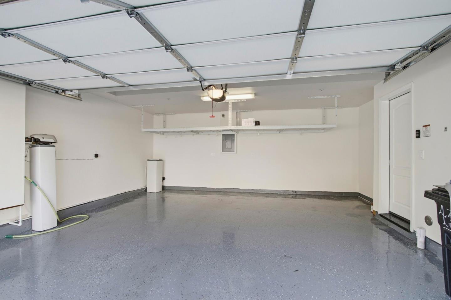 439 Ellicott LOOP