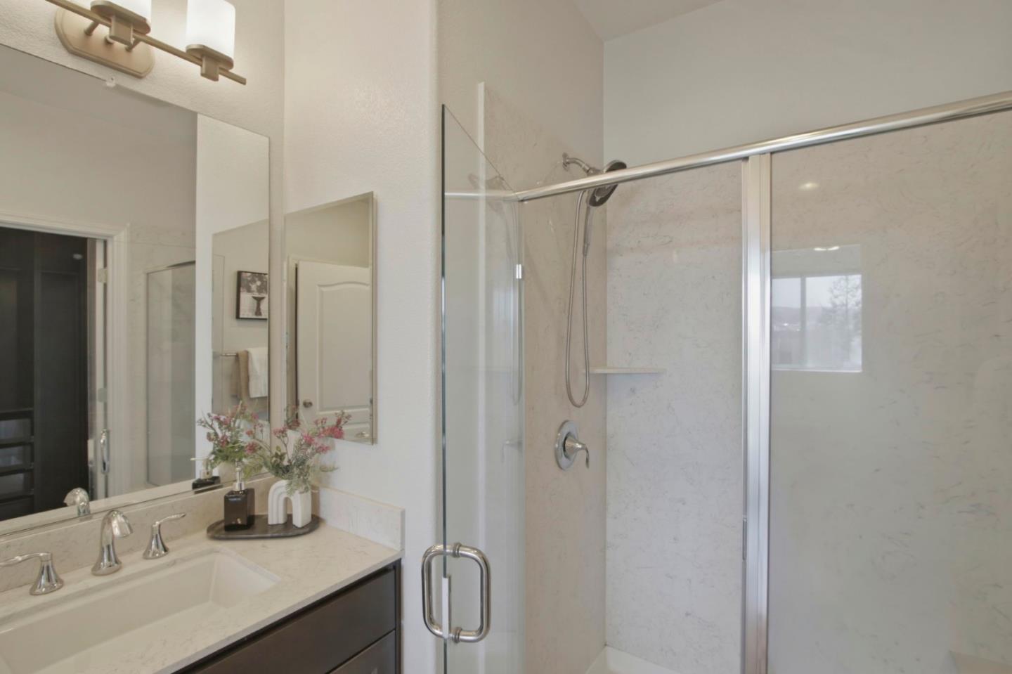 439 Ellicott LOOP
