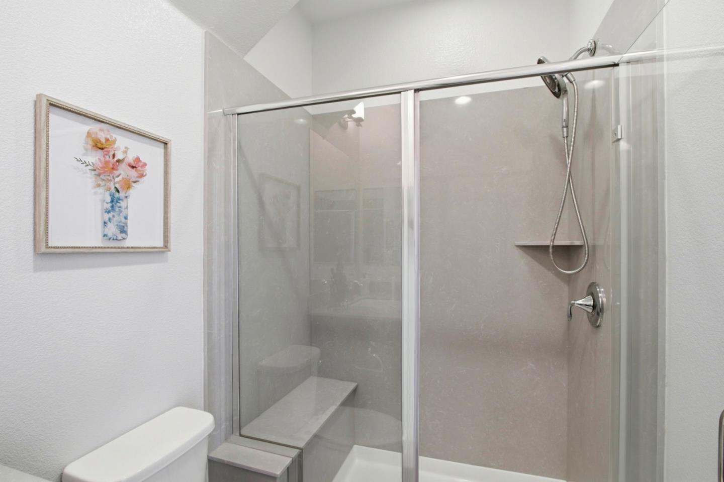 439 Ellicott LOOP