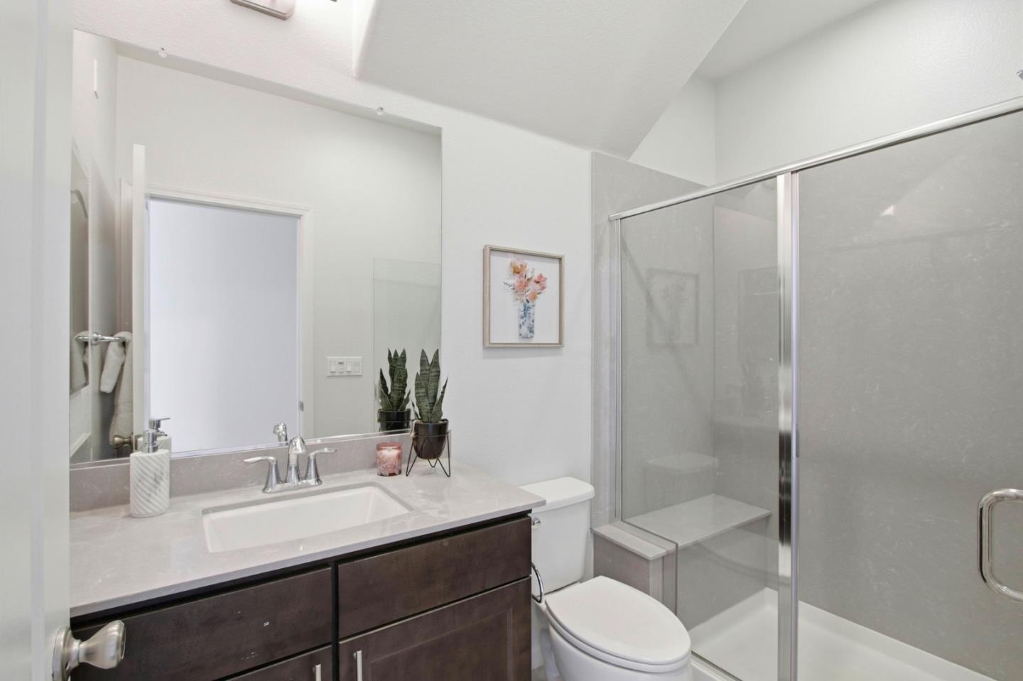 439 Ellicott LOOP