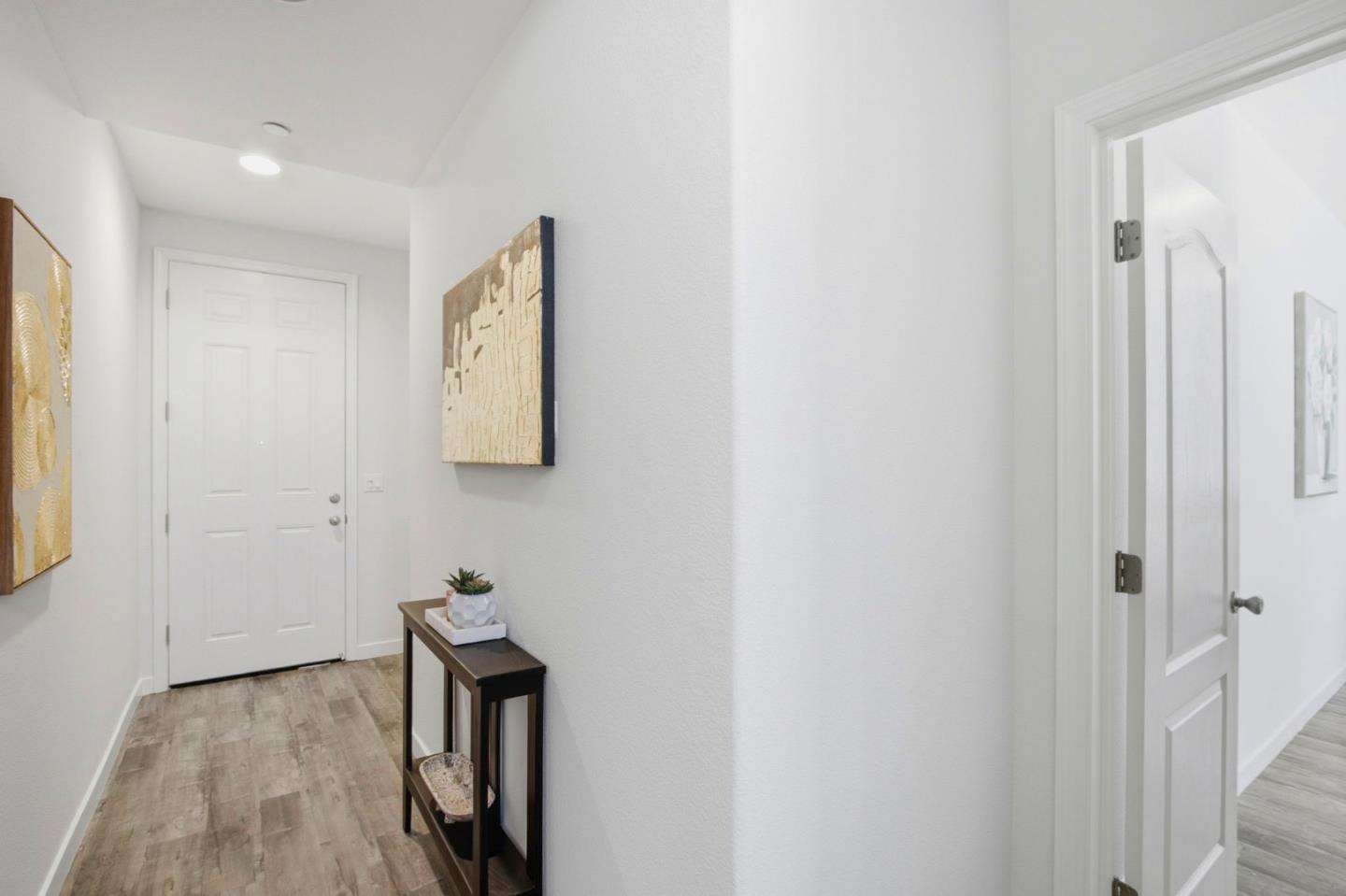 439 Ellicott LOOP