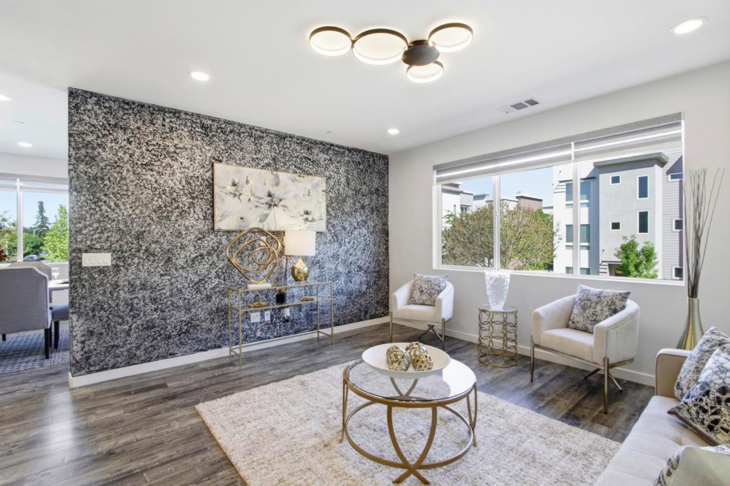 439 Ellicott LOOP