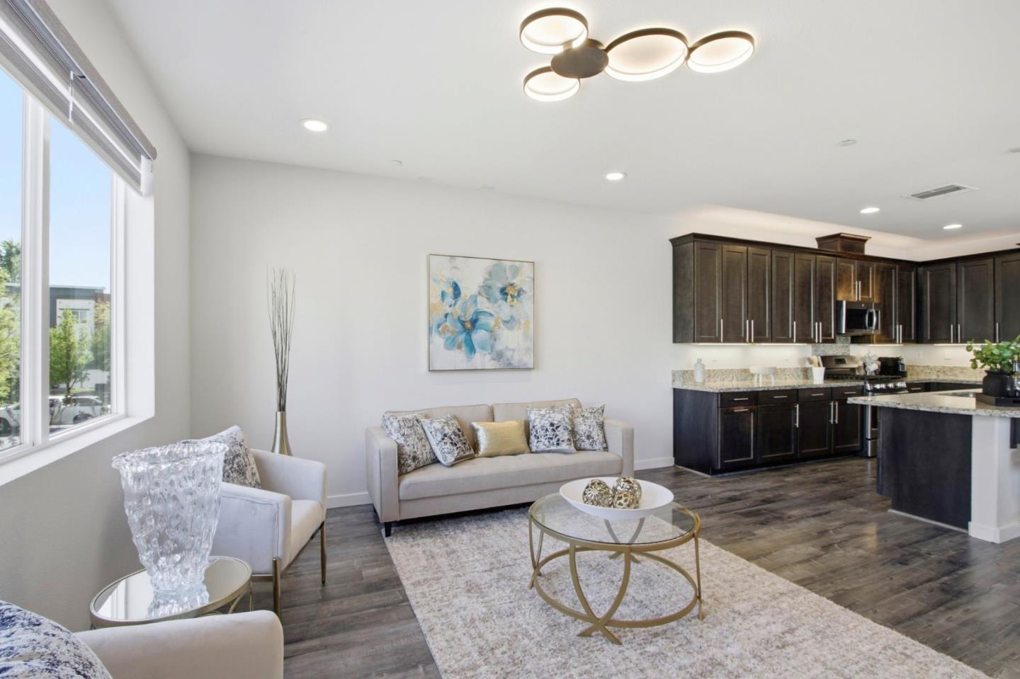 439 Ellicott LOOP