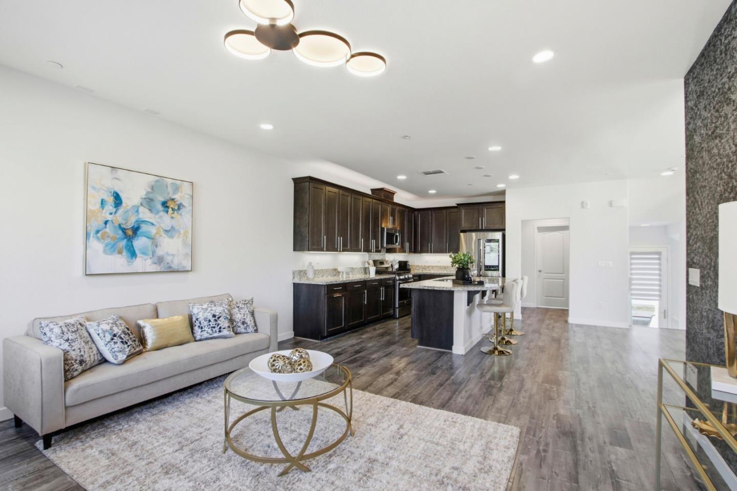 439 Ellicott LOOP