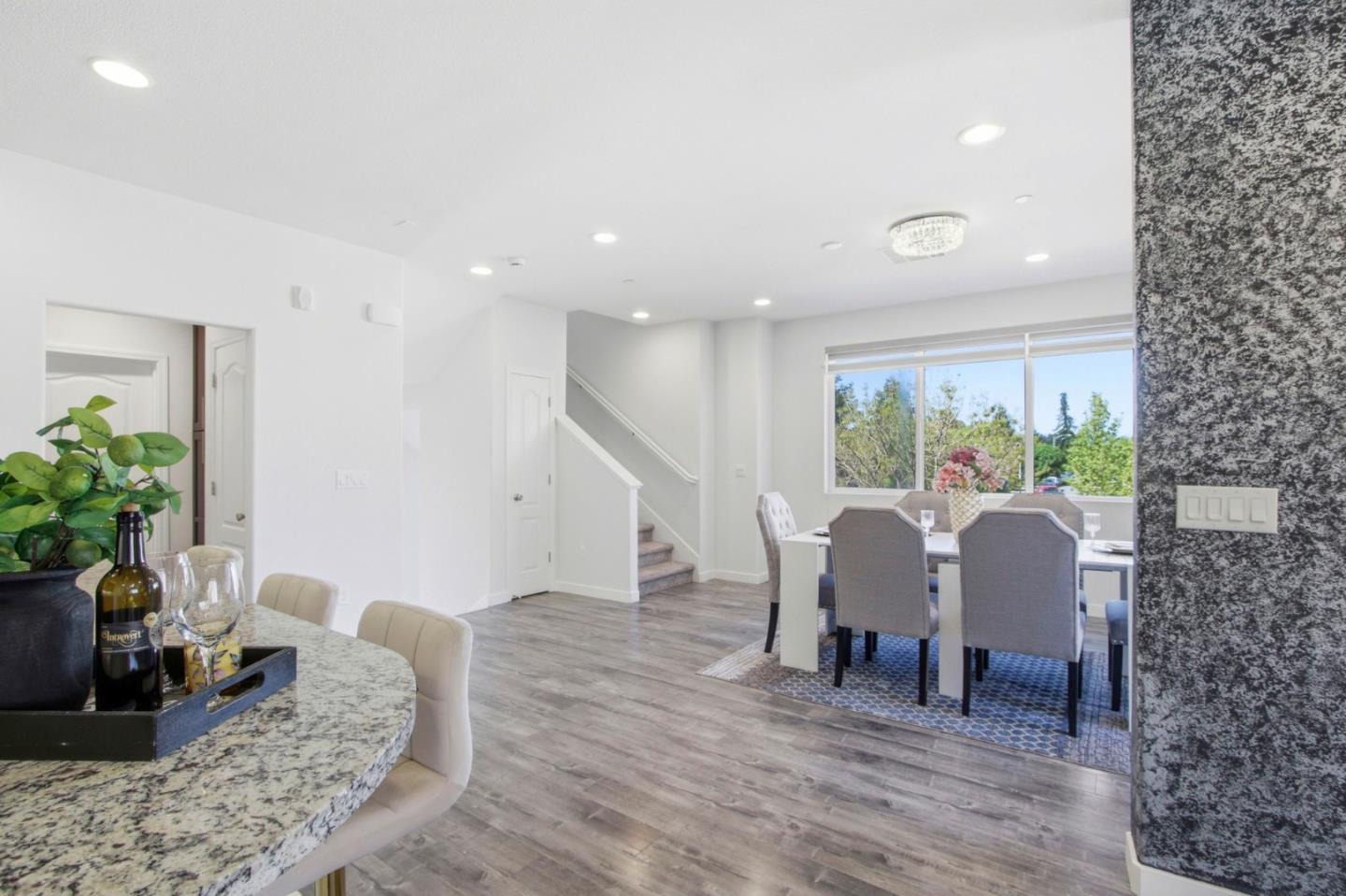 439 Ellicott LOOP